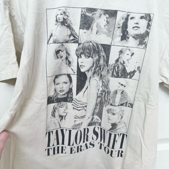 TAYLOR SWIFT | THE ERAS TOUR CREAM T-SHIRT SMALL - Picture 2 of 4
